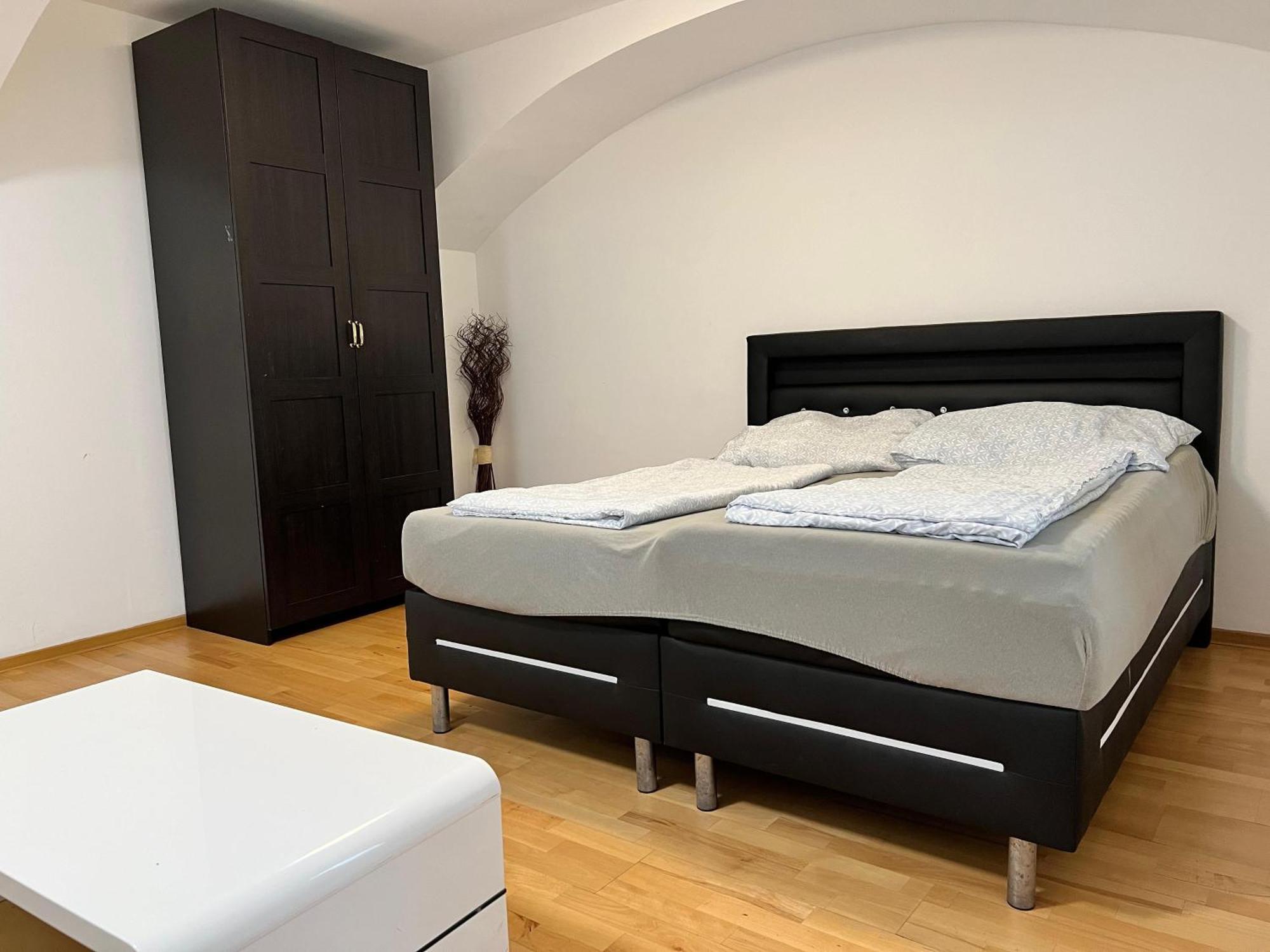Stylish 1br In A Location * Wenen