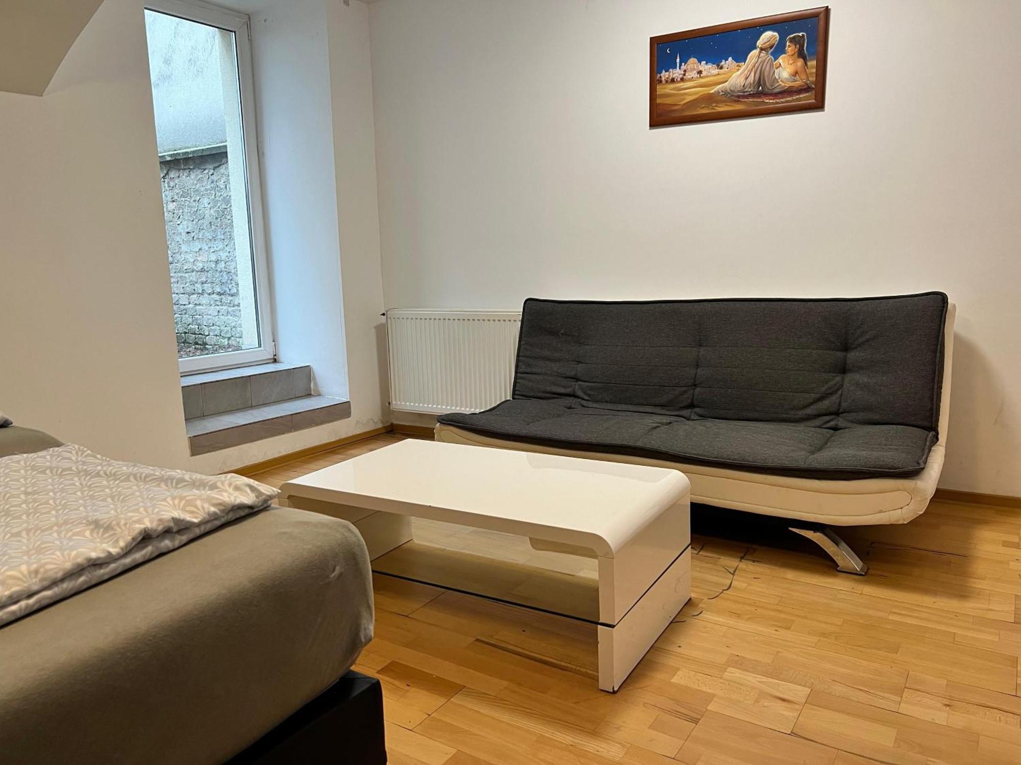 Stylish 1br In A Location * Wenen